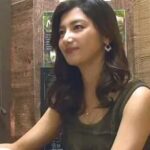 相席居酒屋で一人呑みしている人妻熟女イケメンがお持ち帰りで中出し...