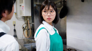 バイト先の地味な女子と一緒に飲んだら…まさかのSEX大好き